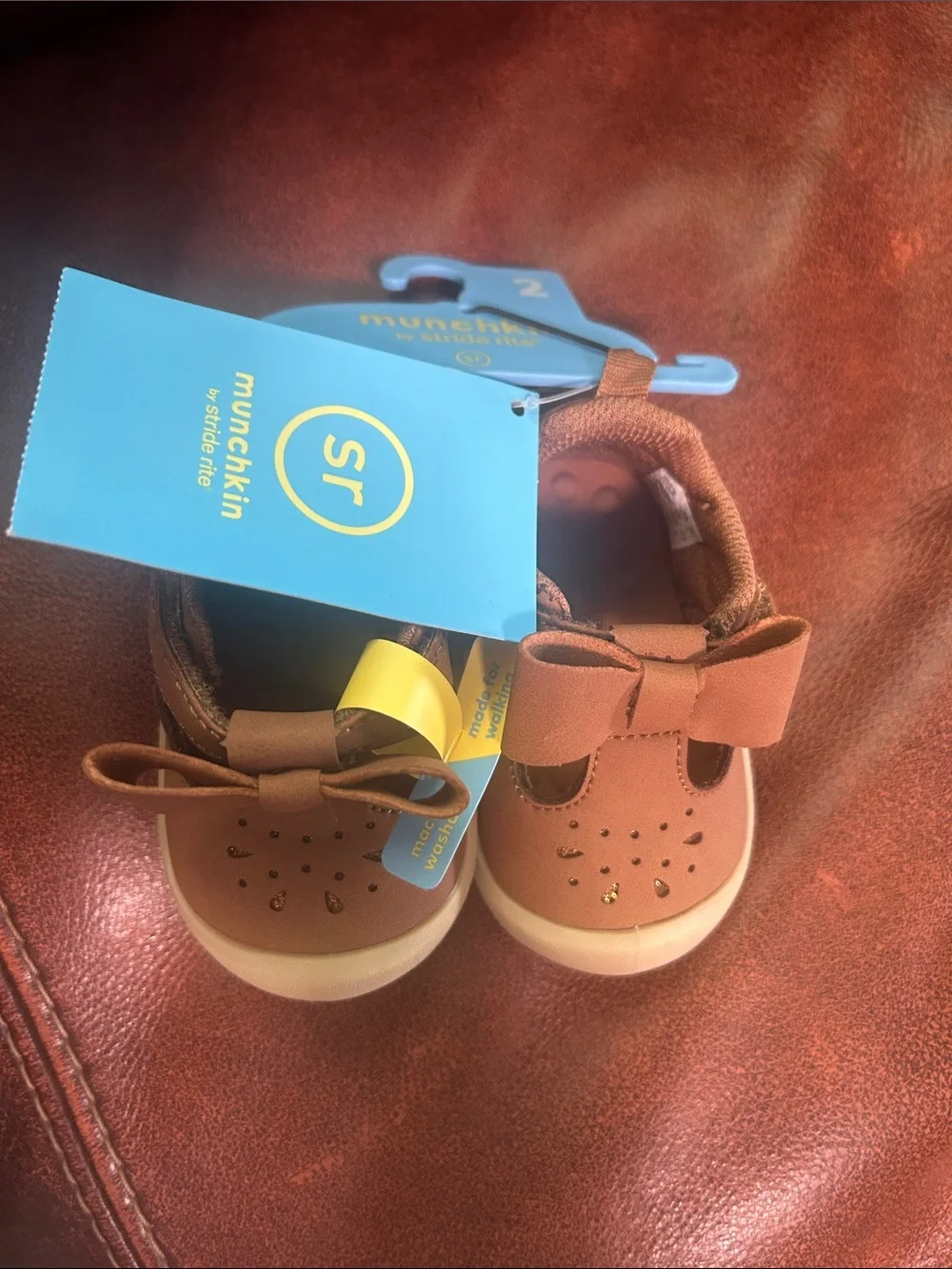Baby girl munchkin stride rite sandals size 2